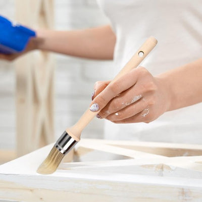 Pinceau rechampir utiliser pour une œuvre d'art