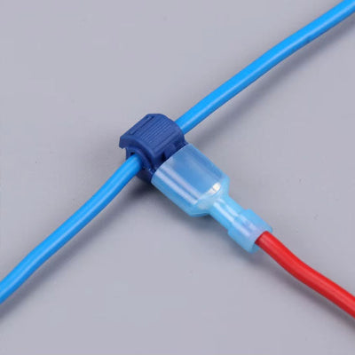 connecteur de fils actif rouge composants bleu sur fil bleu