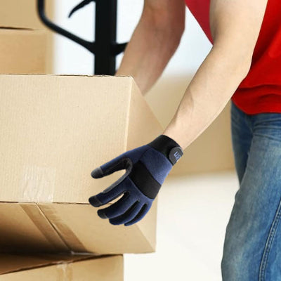 max demenageant avec ses gant de protection ultime