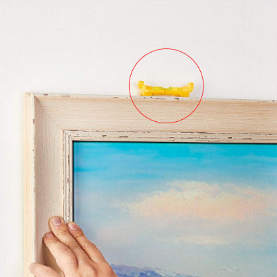 niveau a bulles compact pour aligner cadre peinture