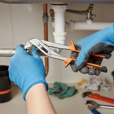 Pince multiprise finissant installation evier